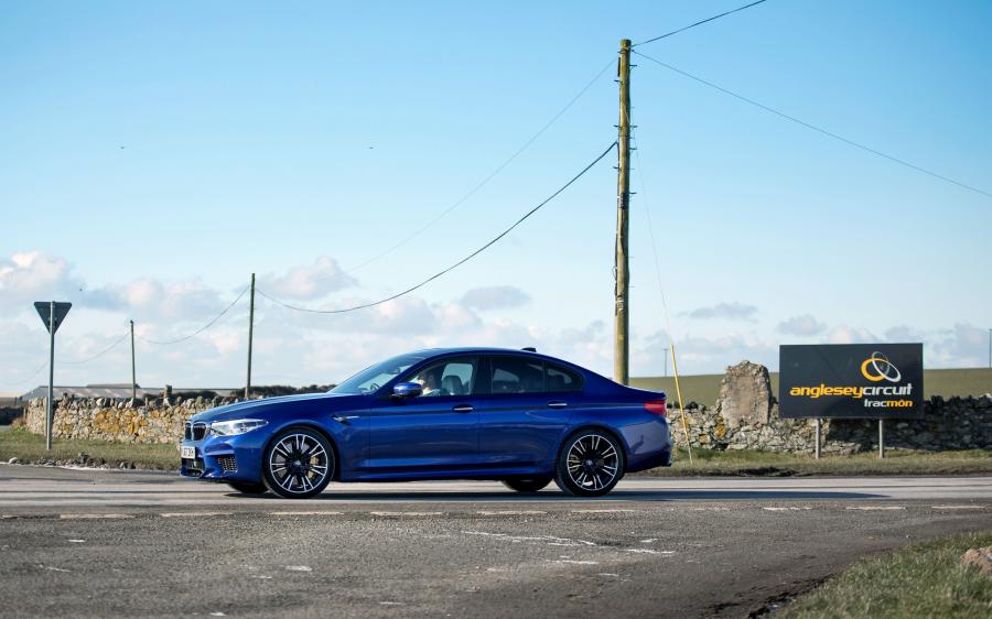  BMW M5 (F90) 2018 года  (UK) (фото 15 из 40)